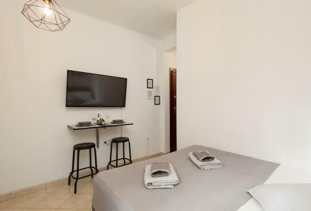 Central Studio! Fiber Wifi, Ac, Private, Self Check-In! Thessaloníki Eksteriør bilde