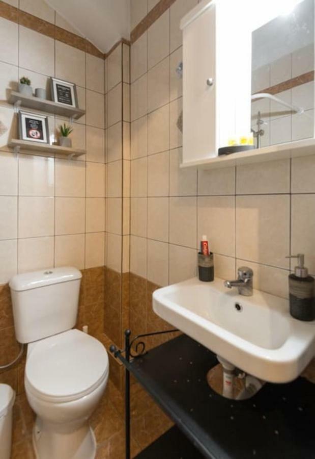 Central Studio! Fiber Wifi, Ac, Private, Self Check-In! Thessaloníki Eksteriør bilde