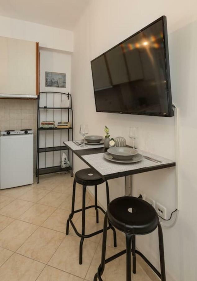 Central Studio! Fiber Wifi, Ac, Private, Self Check-In! Thessaloníki Eksteriør bilde